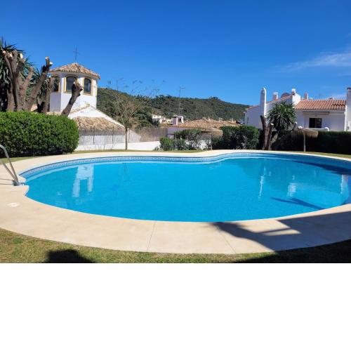 Benahavis Village Penthouse Apartment, 2 Bedrooms, Stunning Views, Swimming Pool !!