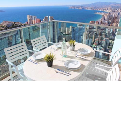 Benidorm High rise apartments - Sea Views - Torre Lugano