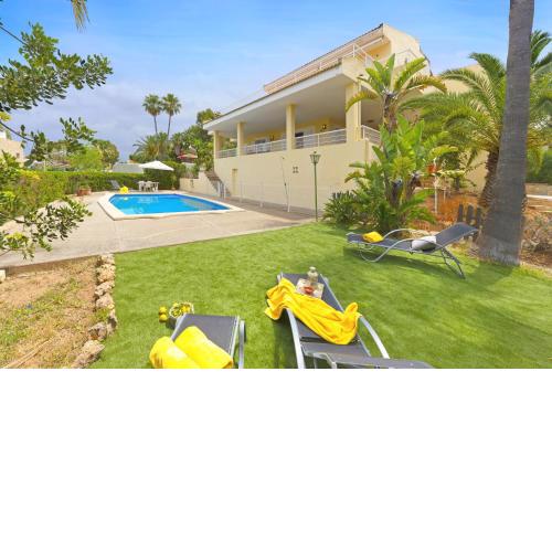 BeOnHolidays Villa Berry