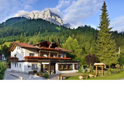 Berghaus Halali - dein kleines Hotel an der Zugspitze