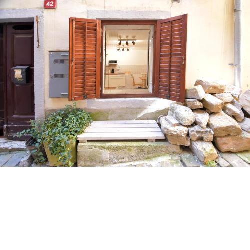 Bernard coastal getaway apartment