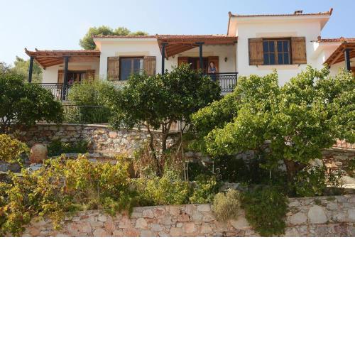 Betsanis Stafylos Apartments