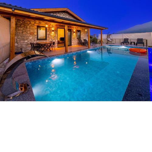Beyza- Fethiye'de 2+1 Jakuzili Villa