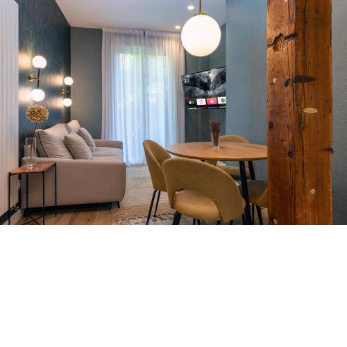 BIG 4 ROOMS in a Centric Home Parking Included