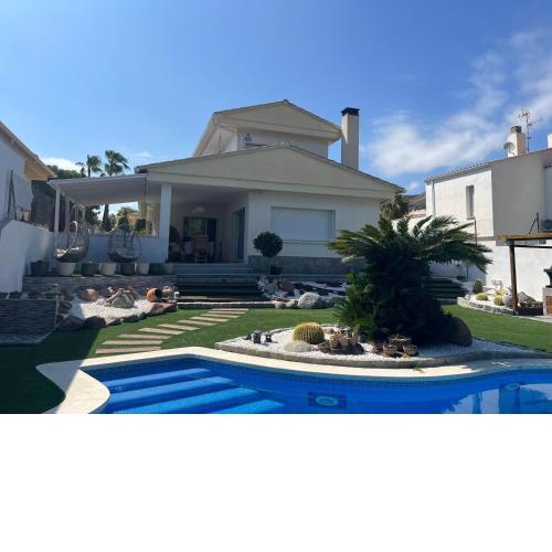 Big house with swimming pool