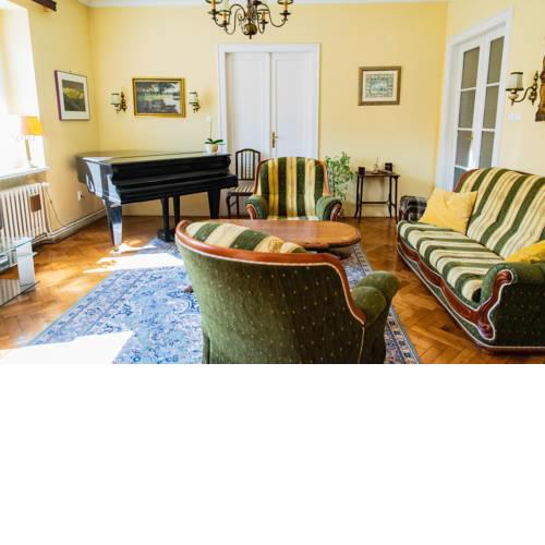 Big Piano Apartment in City Centre
