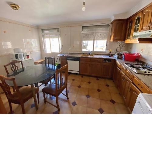 bigger flat ideal for family near beach center and city of science