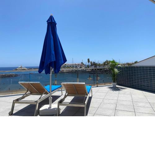 Billy's Beachfront Apartment with pool access