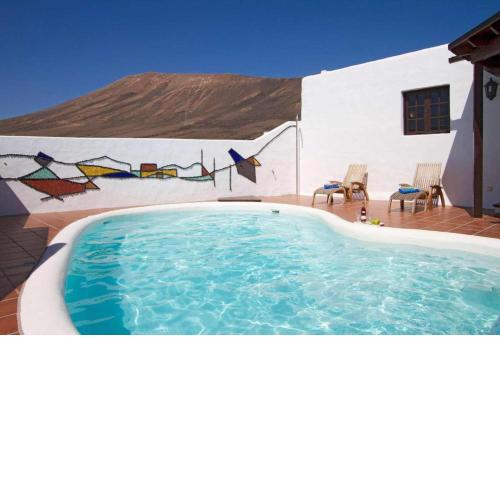 Black Beach House,