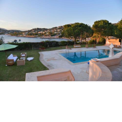 Black Diamond Luxury Beachfront Villa Melina