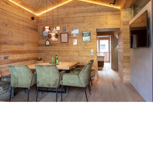 Black Eagle Luxury Apartments Lodge