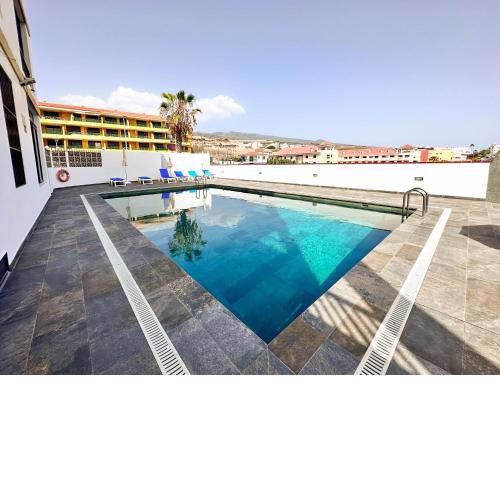 Black Sand Holiday Home