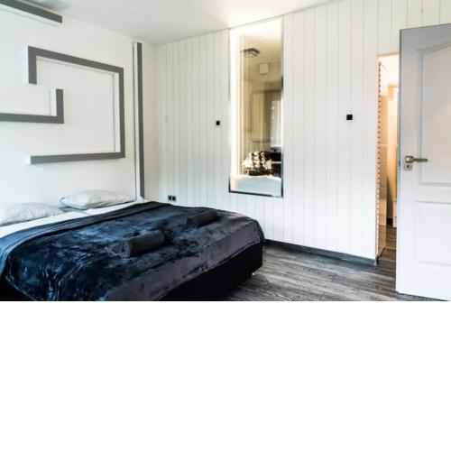 Black Sapphire Residency
