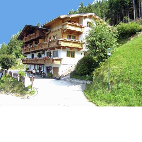 Blissful Apartment in Zell am Ziller-Gerlosberg with Garden