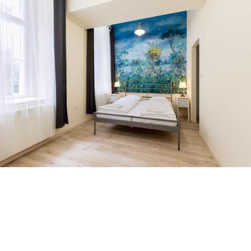 Blue Bird Apartment
