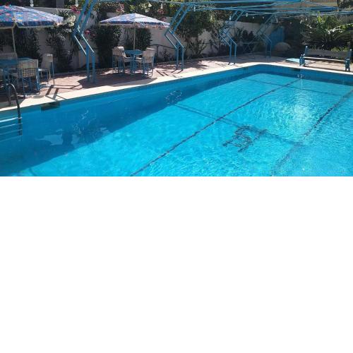 Blue holiday family summer villa - privé pool- AC- 5 bdr- 10 pax