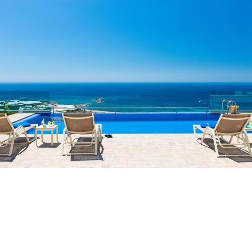 Blue Horizon Luxury Villas