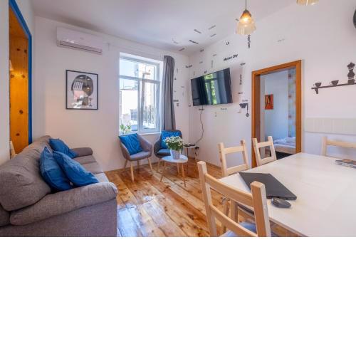 Blue house Sofia Top Center 3BDR family & friends