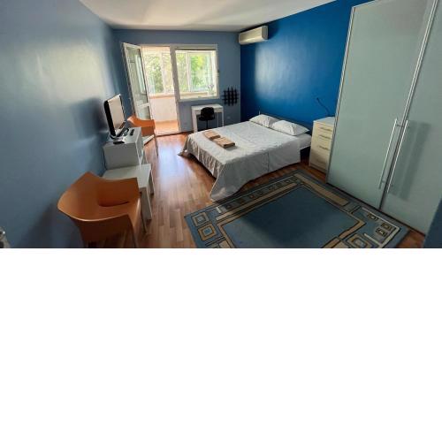 blue room
