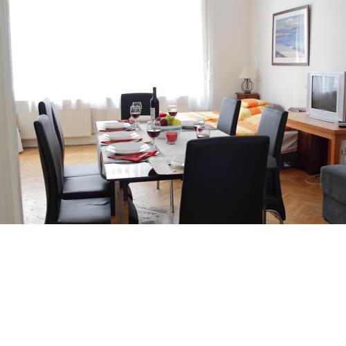 Blue Rose Apartment