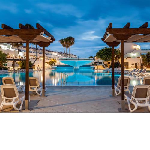 BLUE WATERS Apartment with heated pool