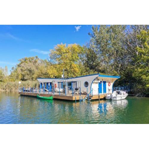 BNB Slovakia Charming Danube Houseboat