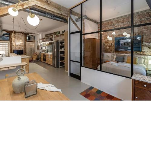 BNBHolder Art Loft LA LATINA