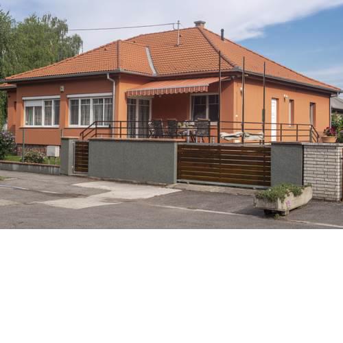 Boglár Holiday