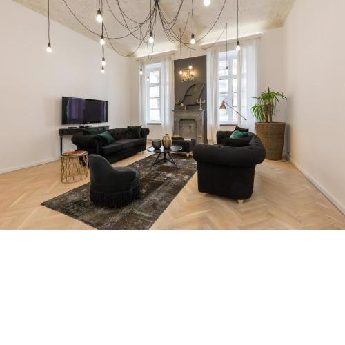 Bohemian Dream Home In The Absolute Center w 2BR/2BT