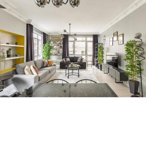 Bohemian Flat in Nisantasi with Central Location