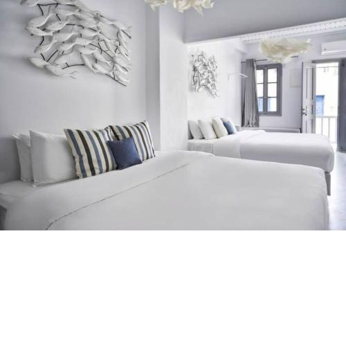 Bohemian Suite Mykonos City Center / Fabrika