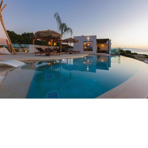 Bohemian Villas - Private Infinity Pools, Jacuzzi & Seaview - 15min from City Center