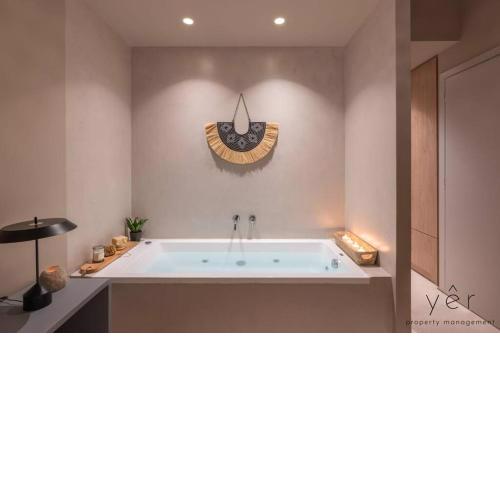 Boho-Romance Oasis / Love & Luxury Hot Tub
