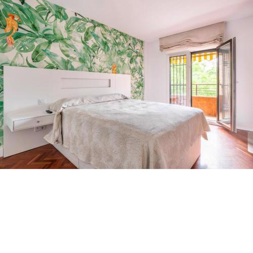 Bonita habitación con balcón