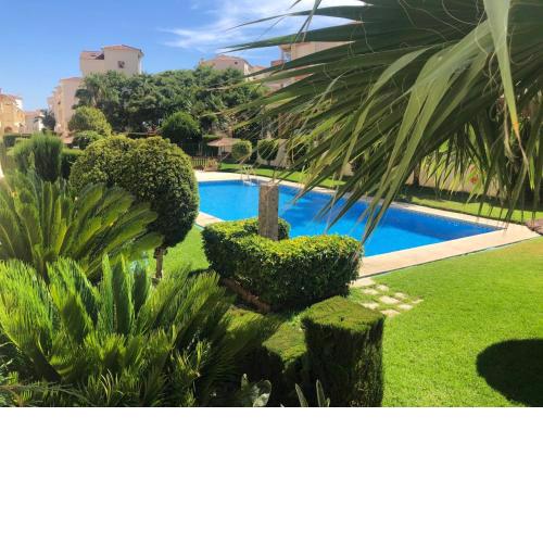 Bonita y moderna habitación a 300m de la playa