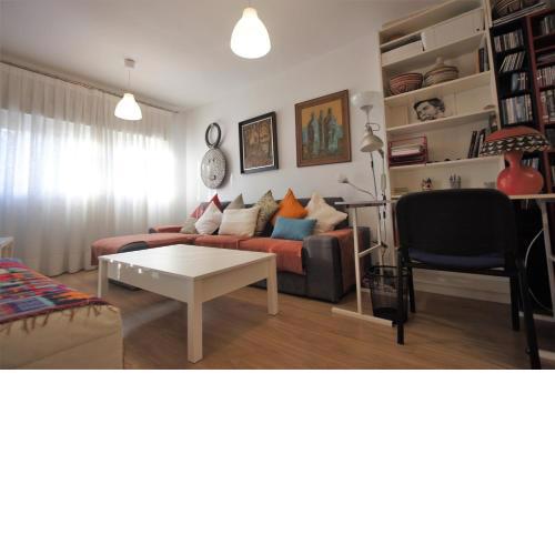 Bonito apart. con PARKING Y PISCINA