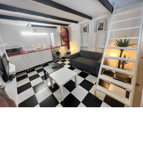 Bonito apartamento a pie de calle a 20 Min de SOL