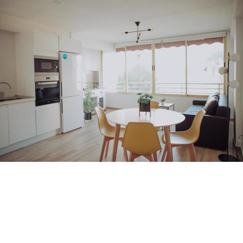 Bonito apartamento con piscina.
