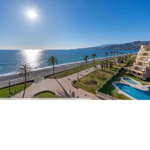 Bonito apartamento frente al mar