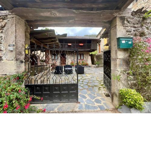 Bonito Apartamento Rural, Wifi, terraza y piscina en Navelgas