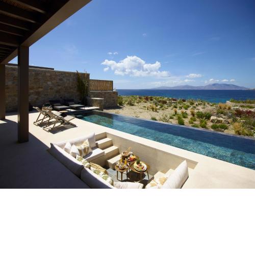 Bonzoe Suites & Villas