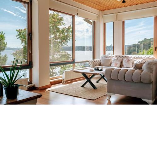 Bosphorus View House with Garden 5 min to Coast