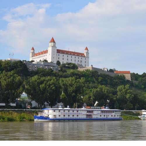 Botel Marina
