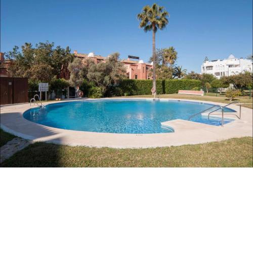 Bougainvillea Beachside Apartment, Marbella