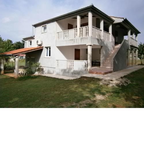 Boutique Apartment in Banjole with Pool