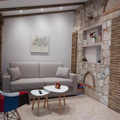 Boutique Eptalofos 15min from airoport and sea