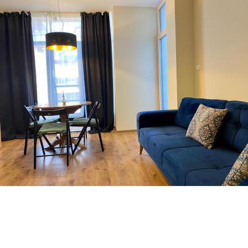 Boutique Magenta Gold Apartment