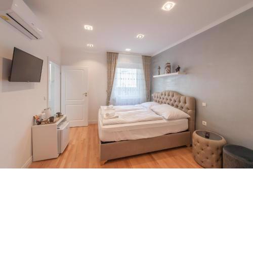 Boutique Suites next to the Pater