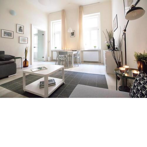 BpR Eotvos Design Apartment