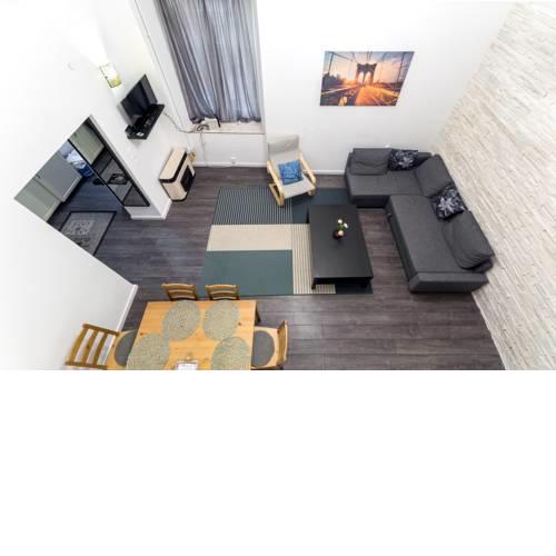 BpR Fancy Private DWTN Home